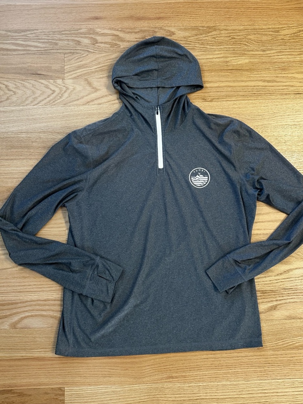Men’s Vuori 1/2 zip tshirt hoodie